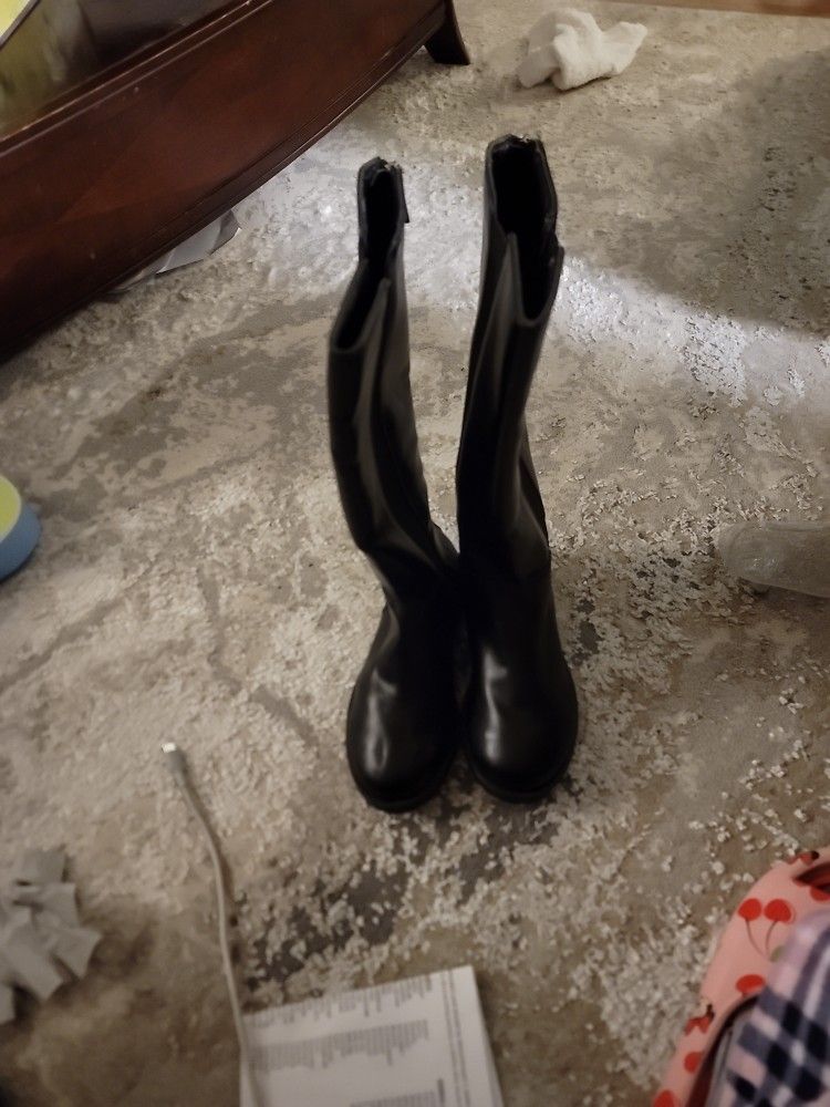 New Boots Size 13