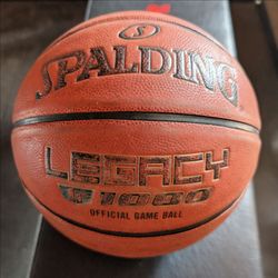 Spalding Legacy TF-1000 indoor basketball