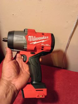 1600 lbs torque M18 MILWAUKEE FUEL 1/2 impacto con batería $$285