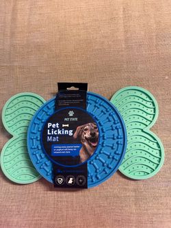 Pet State Pet Licking Mays