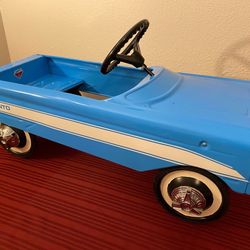 Beautiful Vintage AMF Pinto Pedal Car!! ($375 obo)