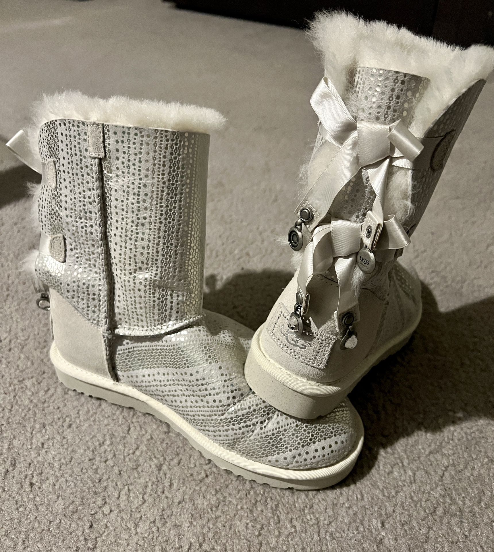 BEAUTIFUL Ugg bailey Bling Bow Sparkle Crystal Silver Shimmer Boots