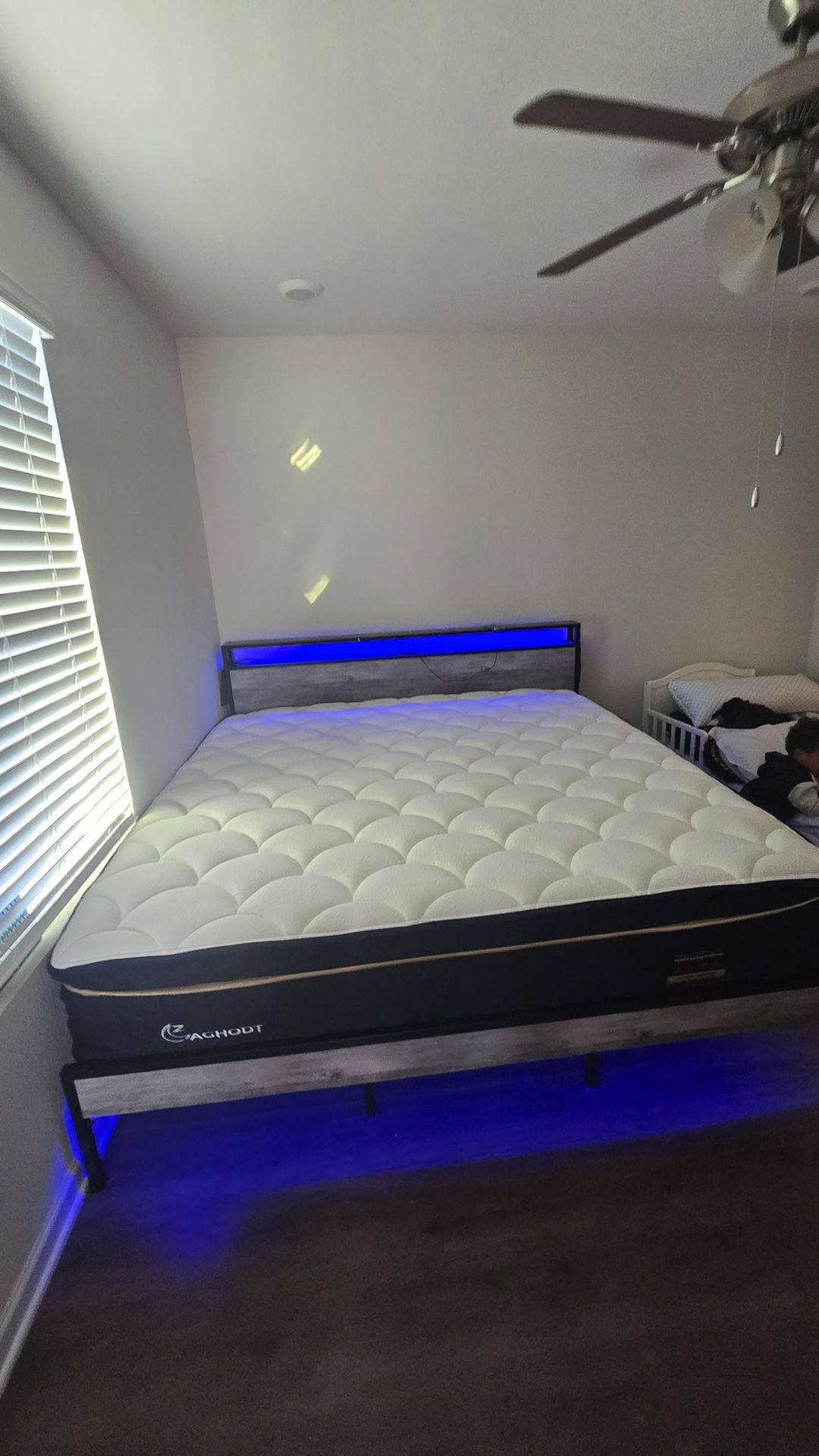 King Bed MATRESS & Headboard