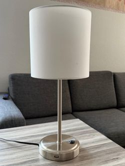 Table Lamp w/ USB port ***MUST GO***