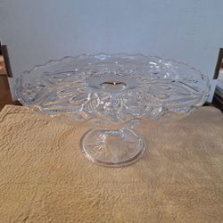 HIGHBEE ANTIQUE ARCHED FLEUR DE LIS CAKE STAND