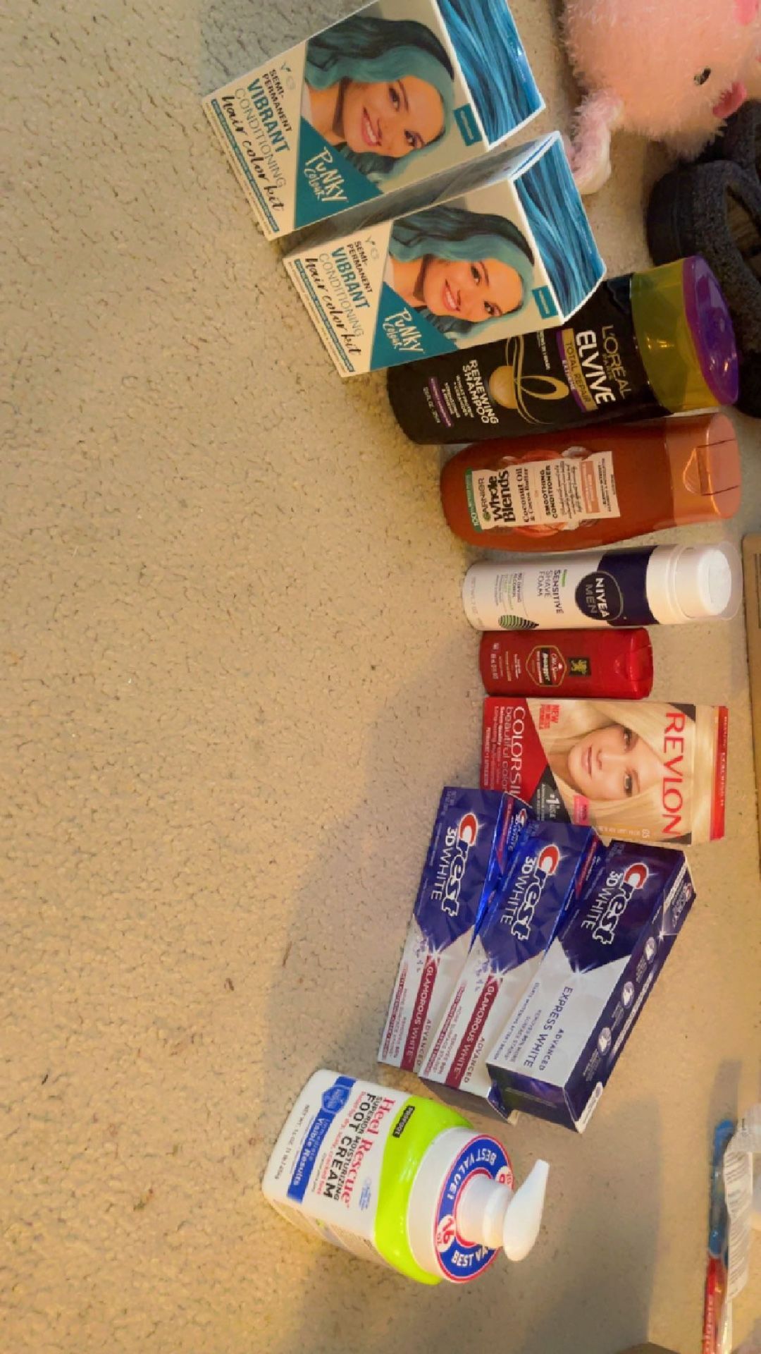2 hair coloring (100 ml each) L’Oréal shampoo Garnier conditioner Nivea shave foam Old spice body wash 89 ml Revlon coloring 3 crest toothpaste Heel
