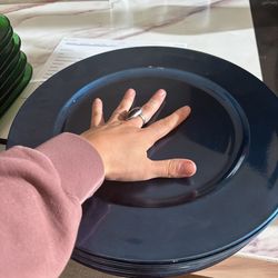 8 blue “Charger” plates