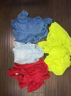 19 Mesh Scrimmage Pinnies (8 Blue / 6 Lime / 5 Red) with Mesh Bag