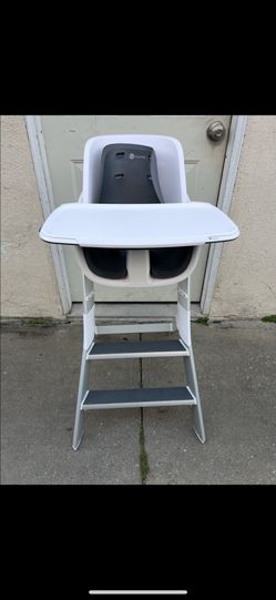 4 MOMS HIGH CHAIR 
