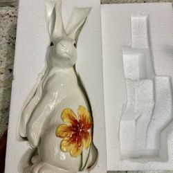 Fitz and Floyd Sitting Rabbit Figurine – Hand-Painted Spring Decor 