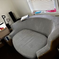 Pull Out Couch 
