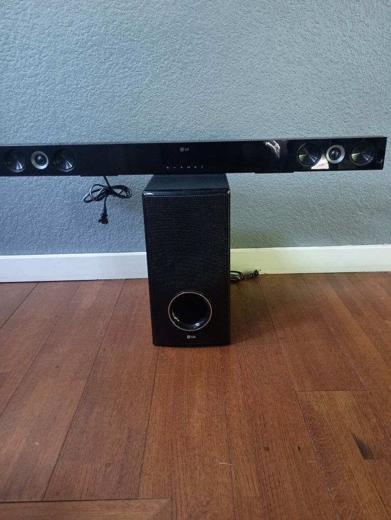 LG Soundbar with Wireless Subwoofer