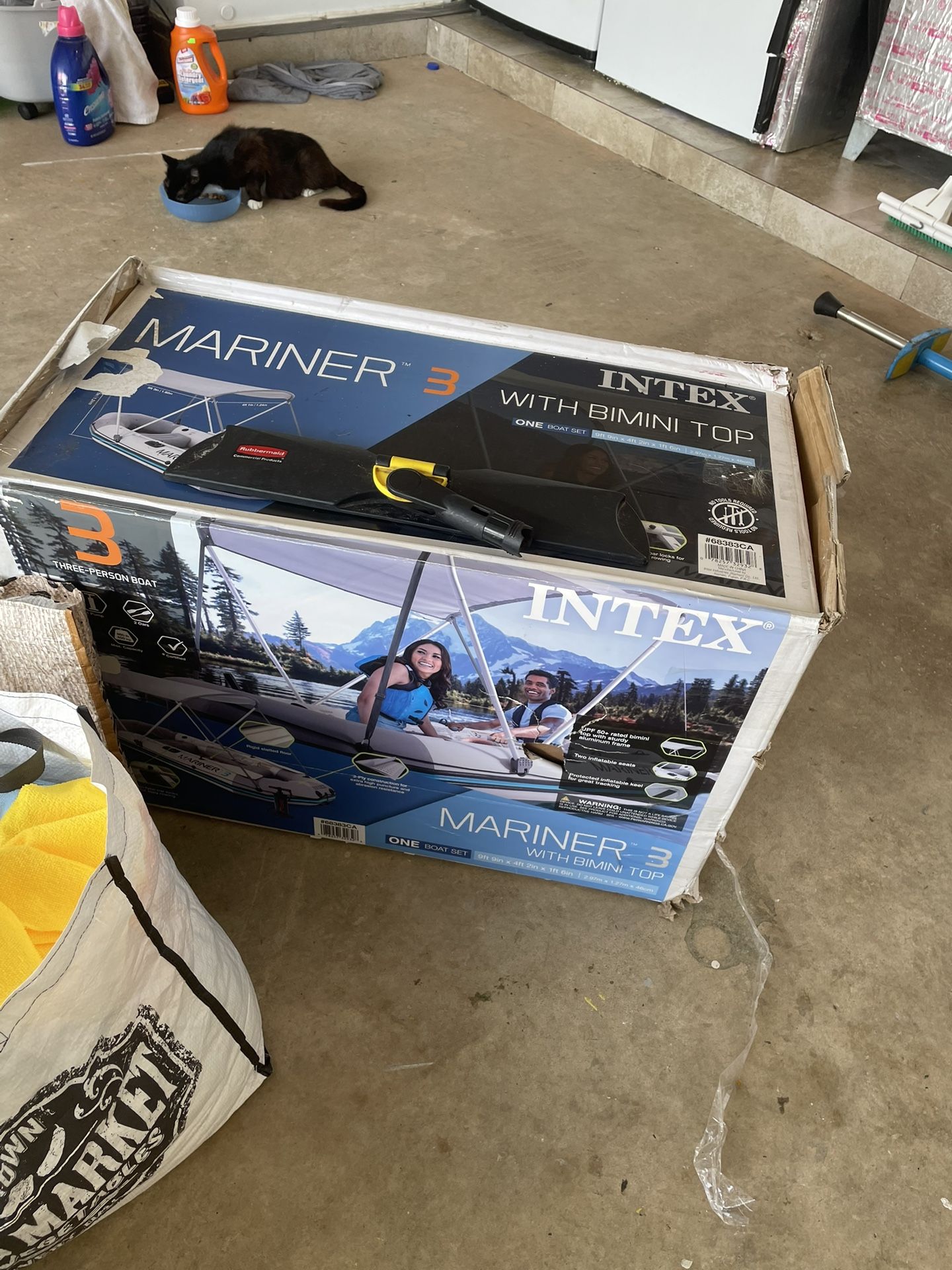 Mariner 3 Boat With Canopy