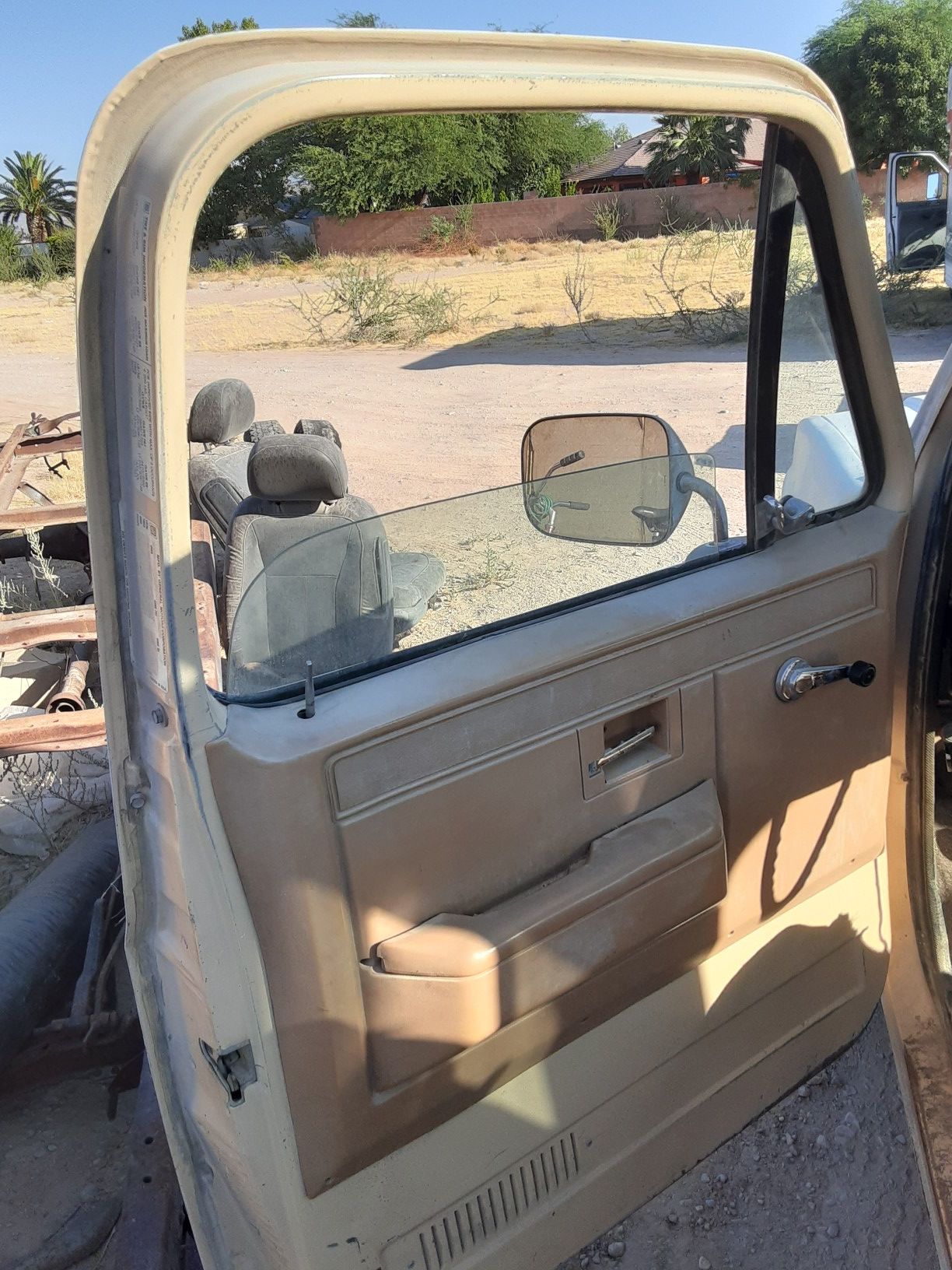 2 DOORS 81-87 (NO MIRRORS OR DOOR PANELS INCLUDED) YOU GET EVERYTHING ELSE ! CHEVY TRUCK PARTS