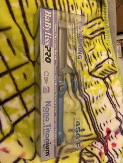 Babyliss pro nano titanium 1 1/2” Barrel Curling Iron