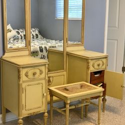 Antique Bedroom set - 1930s -40s 4 Piece