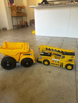 Duplo CAT Dump Truck and Mechanical Crane