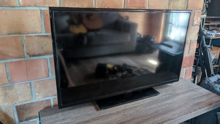 40" Insignia 1080p LCD TV