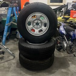 Hankook 265/70/16