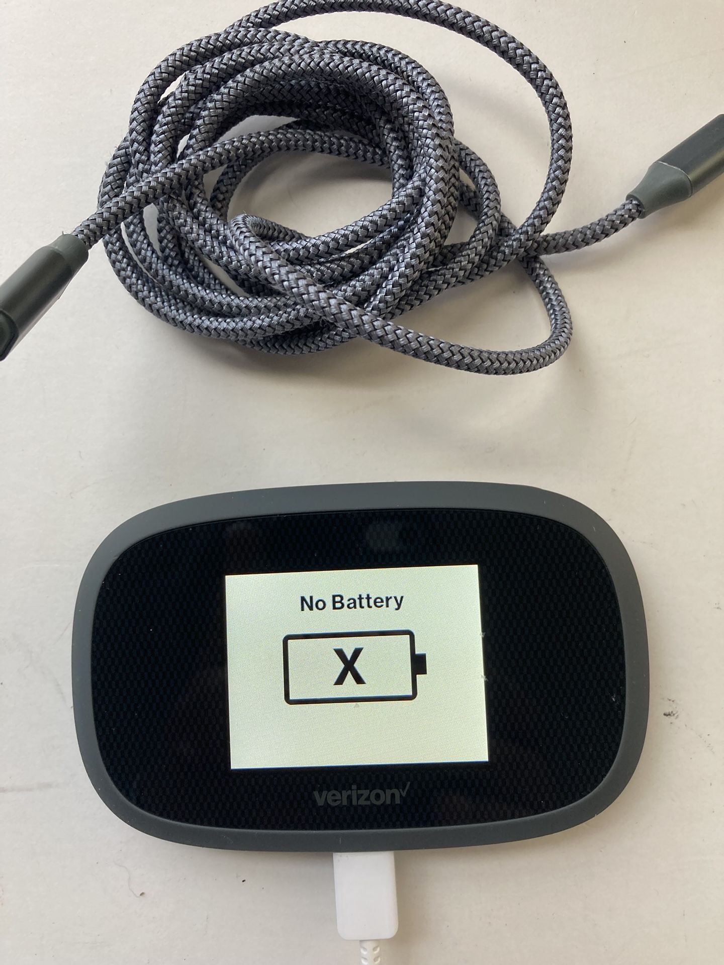 Verizon Jetpack MiFi 8800L Mobile Hotspot- It needs a battery