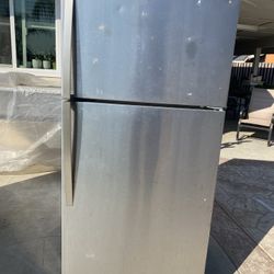  Stainless Steel Top Freezer Refrigerator 