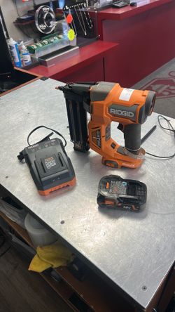 1003 Ridgid R09891 18v Lithium Ion Brushless 18gauge Brad Nailer W/ 2.0ah Battery & Charger 576779