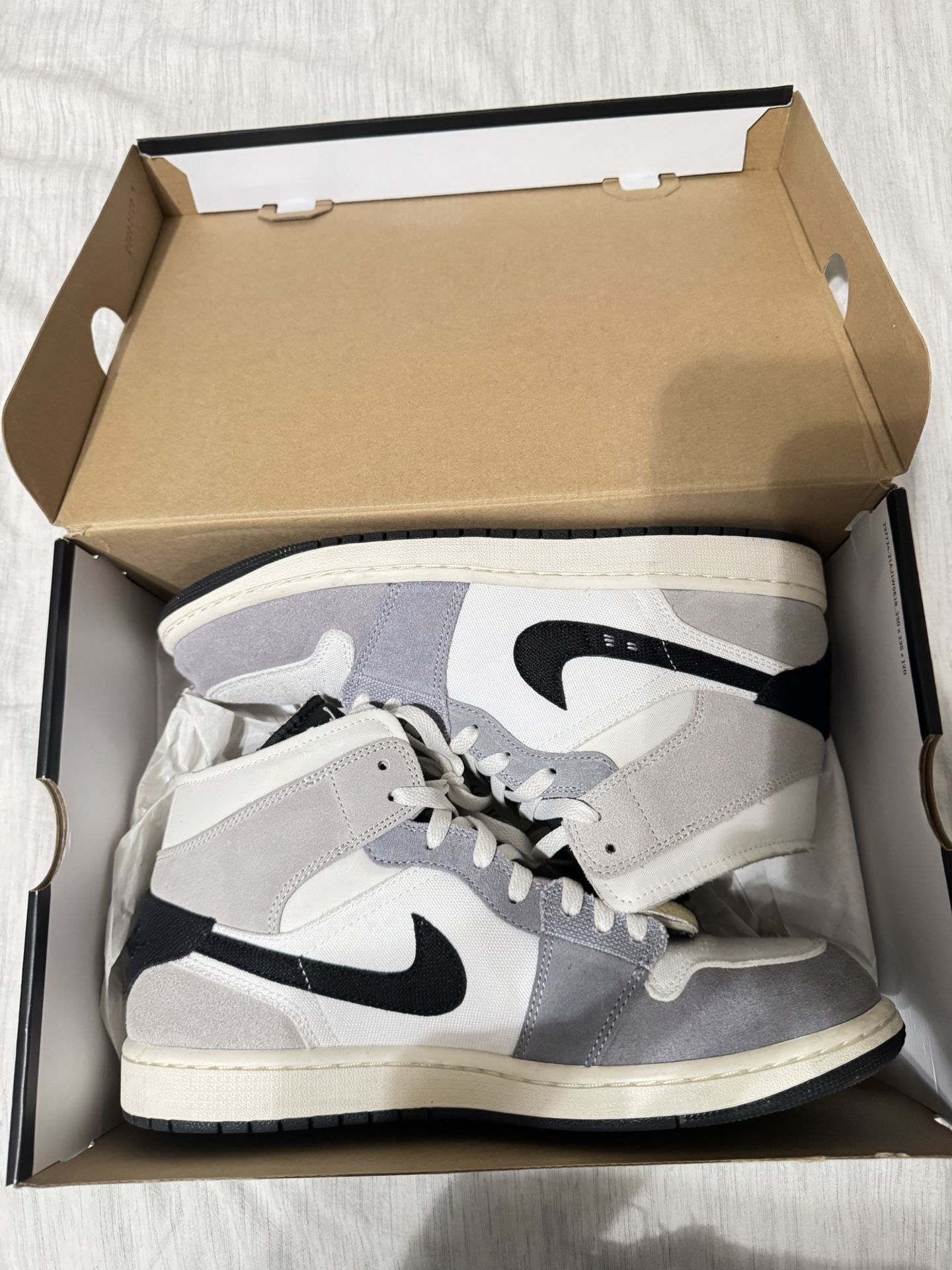 Air Jordan 1 Mid SE Craft