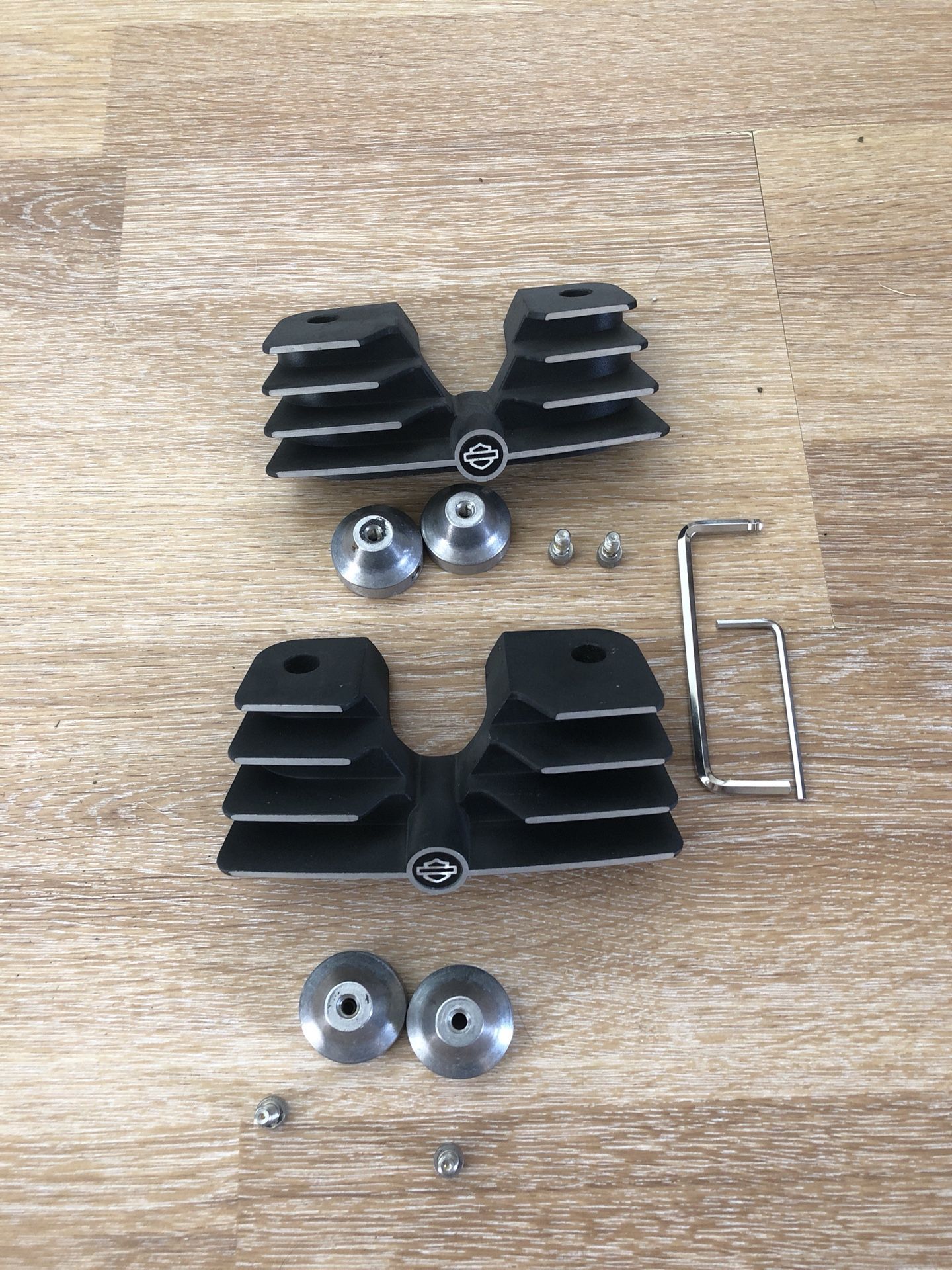 Harley Twin Cam Head Bolt Bridge Cover Finned for Sale in Lake Dallas