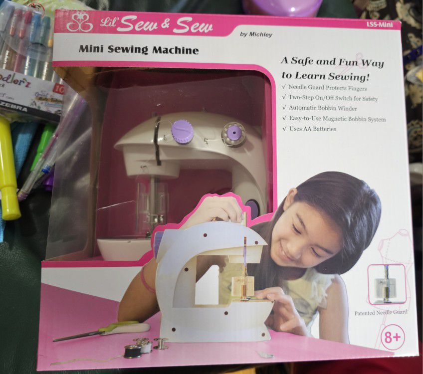 Lil Sew & Sew Mini Sewing Machine
