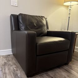 Brown Leather Armchair – Excellent Condition