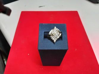 Women's Ring - Yellow Gold 10k (.417) 4.2 grams Size 8