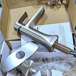 Single Handle Bathroom Vanity Faucet