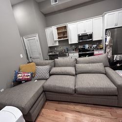 VCF Winston 2-piece Sectional with chaise