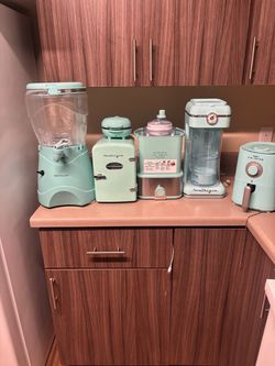 Nostalgia kitchen set