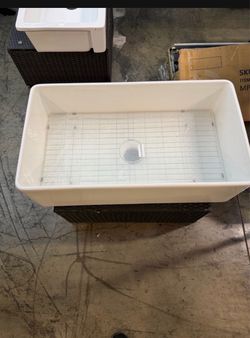 Moving sale!! New White Ceramic 36"×20" x10 Single Bowl Farmhouse Apron Kitchen Sink
