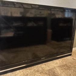 SONY TV - 50X 32 Inches