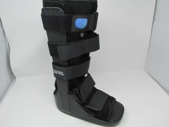 Walking boot size medium. Orthopedic air cam walker. Very clean