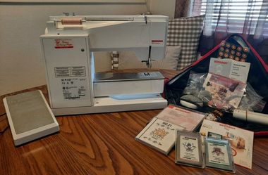 Bernina Artista 180 Computerized Sewing Machine Bundle - Swiss Made