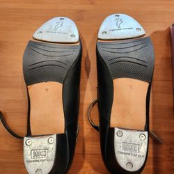 a pair of Bloch Techno Tap Mary Jane style tap shoes in black., size 9 