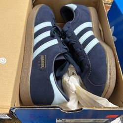 Mens Adidas STADT Size 9