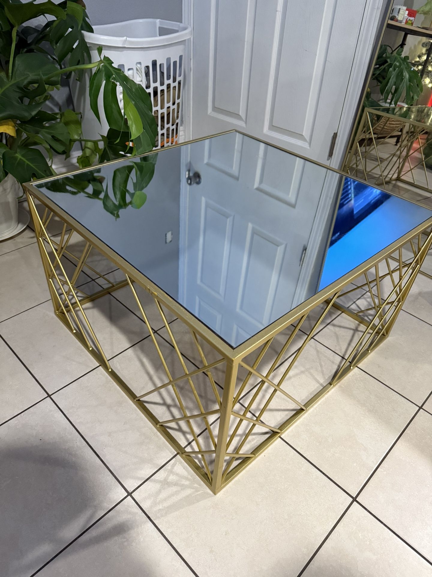 27”x27” Golden Mirror Table