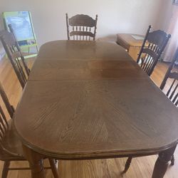 Wood Table, 5 Chairs, Has A Leaf To Make It Larger, For Big Family, Natural Wood, Perfect Condition,fit 8-10 People 
