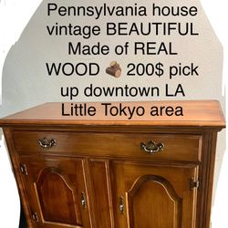 VINTAGE REAL WOOD SIDE BOARD/ Coffee Bar /Fancy Bathroom Cabinet In Original Color Made By Pennsylvania House 