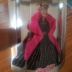 set of 3 collectible barbies 