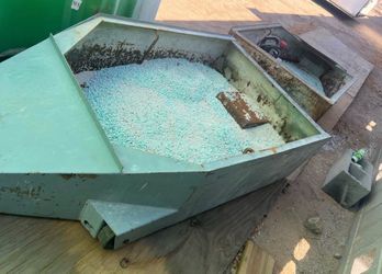 (2) Heavy duty / side door bins /wheels