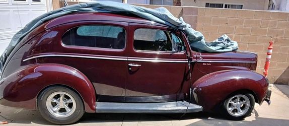 1940 Ford Sedan Delux