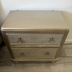 Large Night Stand (very good condition)