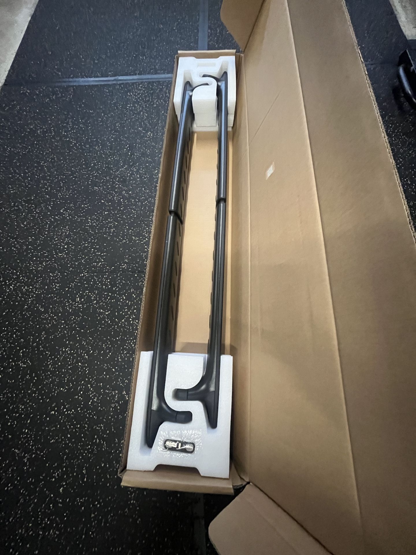 Rivian Cargo Crossbars 
