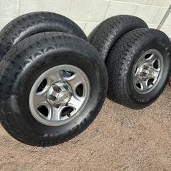 Set Of 265 75 16 Kelly Tires!!! 