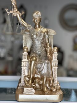 Justiciera / justice /